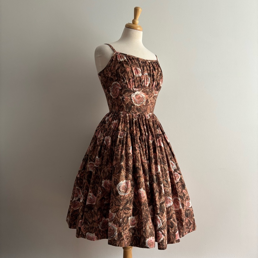 Vintage 1950s NELLY DON Brown with Pink Rose Print Dress / 25" waist - Picture 4 of 11